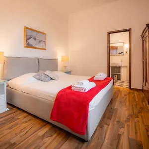 Novella House 2* Florenz