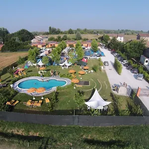 Ferienpark Lucciole Nella Nebbia, Stellata