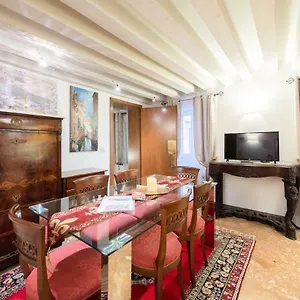 Ca' Del Carro Family Apartment Venice